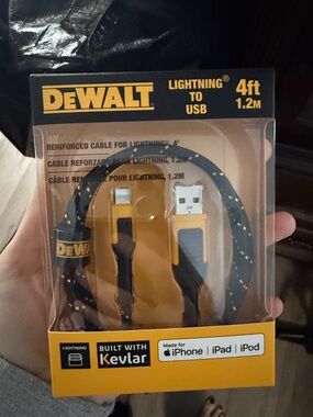 DEWALT 4ft Yellow & Black Lightning to USB Charging Cable